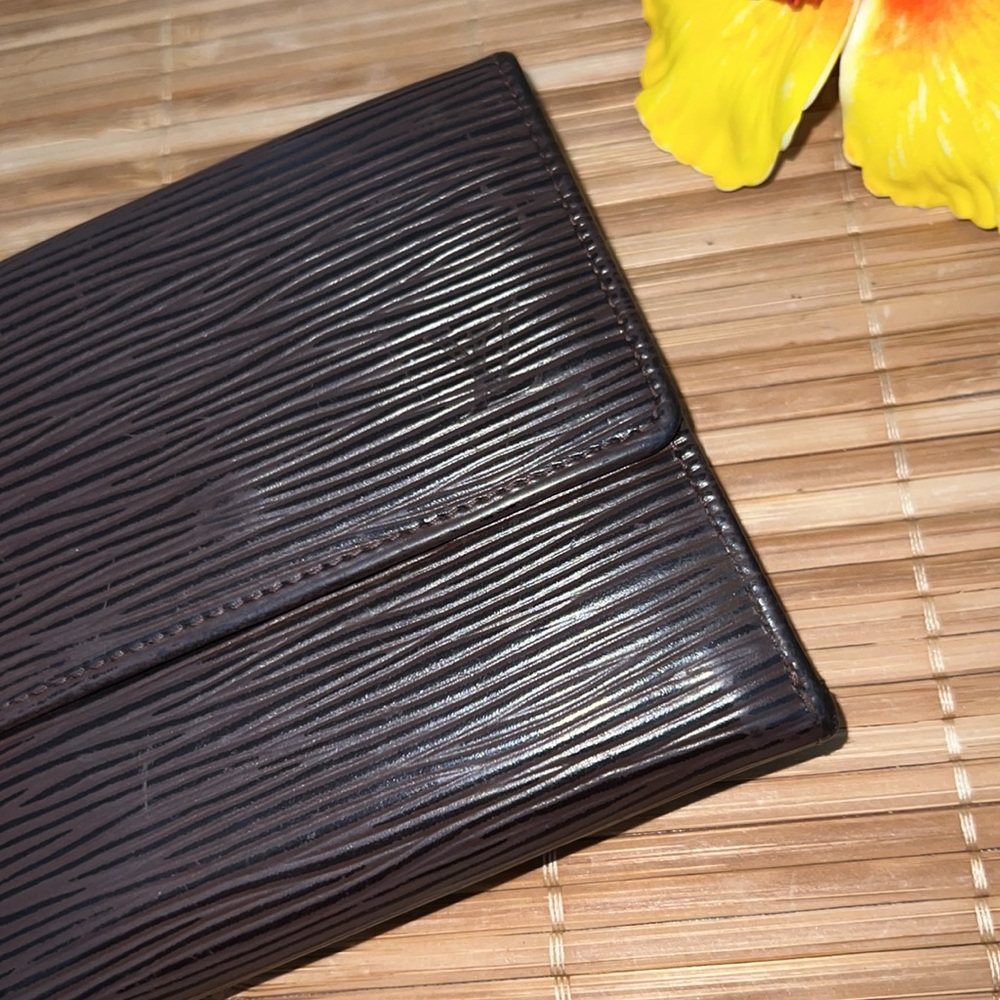 AUTHENTIC LOUIS VUITTON Epi Trifold Wallet